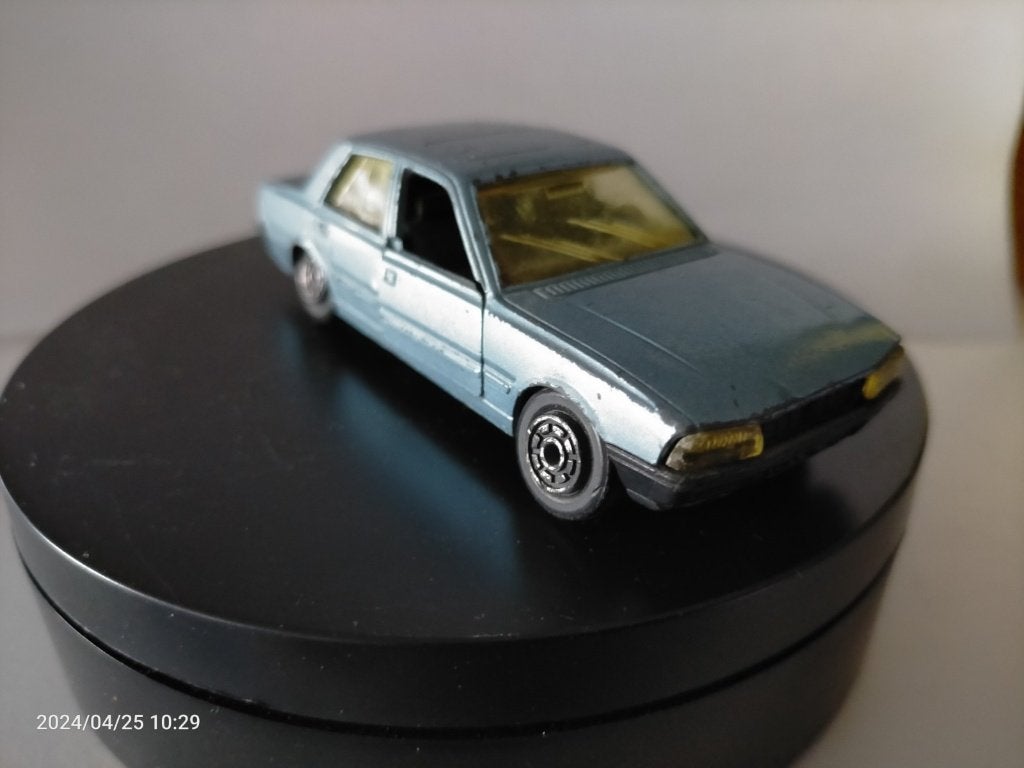 Norev Peugeot 505 lichtblauw, Hobby en Vrije tijd, Ophalen of Verzenden, Auto, Norev