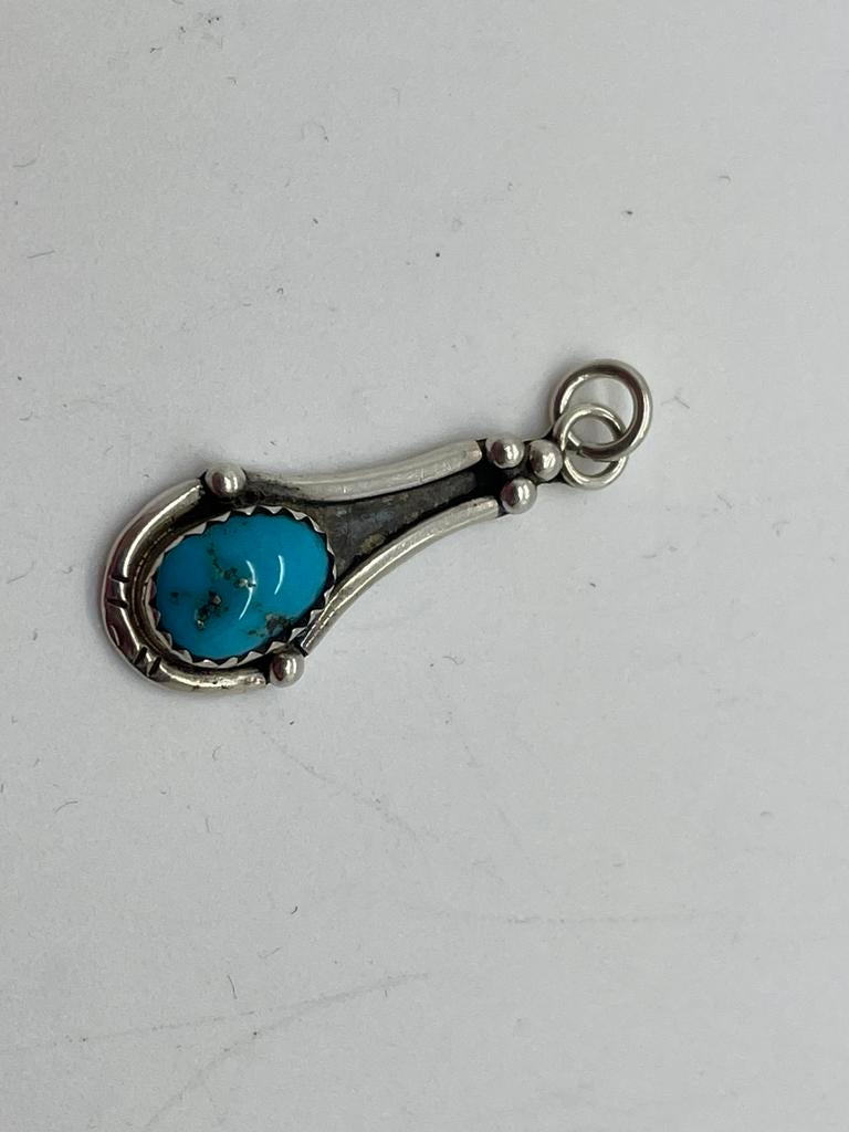 D414 Prachtige zilveren Navajo hanger Erik Koinva Hopi, Overige voorstellingen, Ophalen of Verzenden, X, Met edelsteen