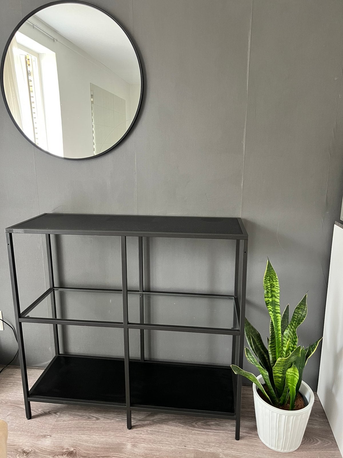 Vittsjo Ikea vitrine stelling kast zwart met glas 100x93cm, Ophalen of Verzenden, Glas, Zo goed als nieuw, 25 tot 50 cm