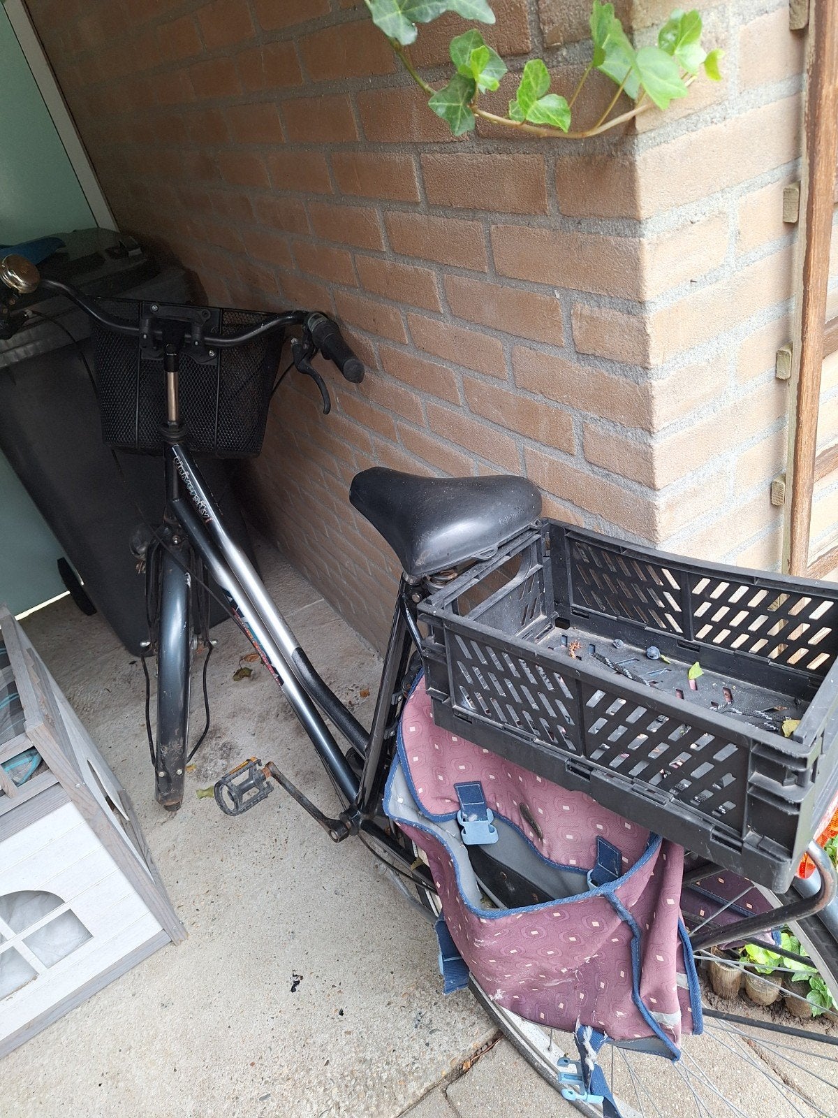 Goede fiets met krat en fietstassen, Fietsen en Brommers, Overige merken, Velgrem, Versnellingen, Ophalen of Verzenden