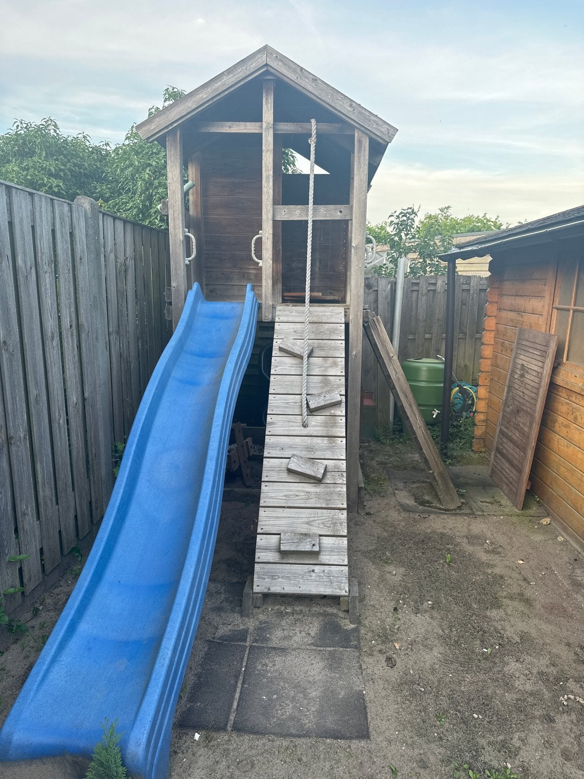 Klimhuisje met zandbak en glijbaan voor kinderen, Ophalen, Gebruikt, Glijbaan