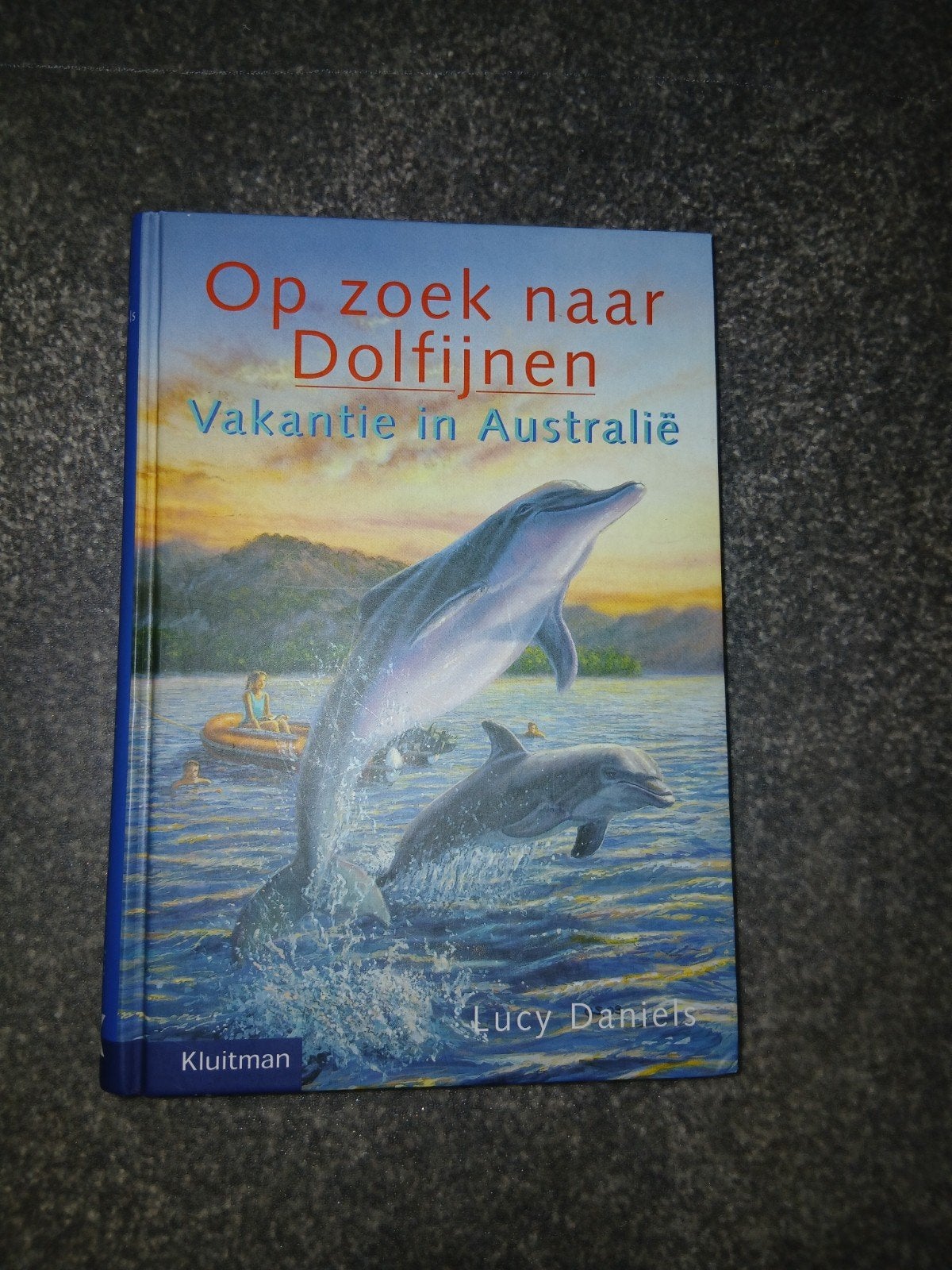 Op zoek naar Dolfijnen  Vakantie in Australië - Lucy Daniels, Boeken, Ophalen