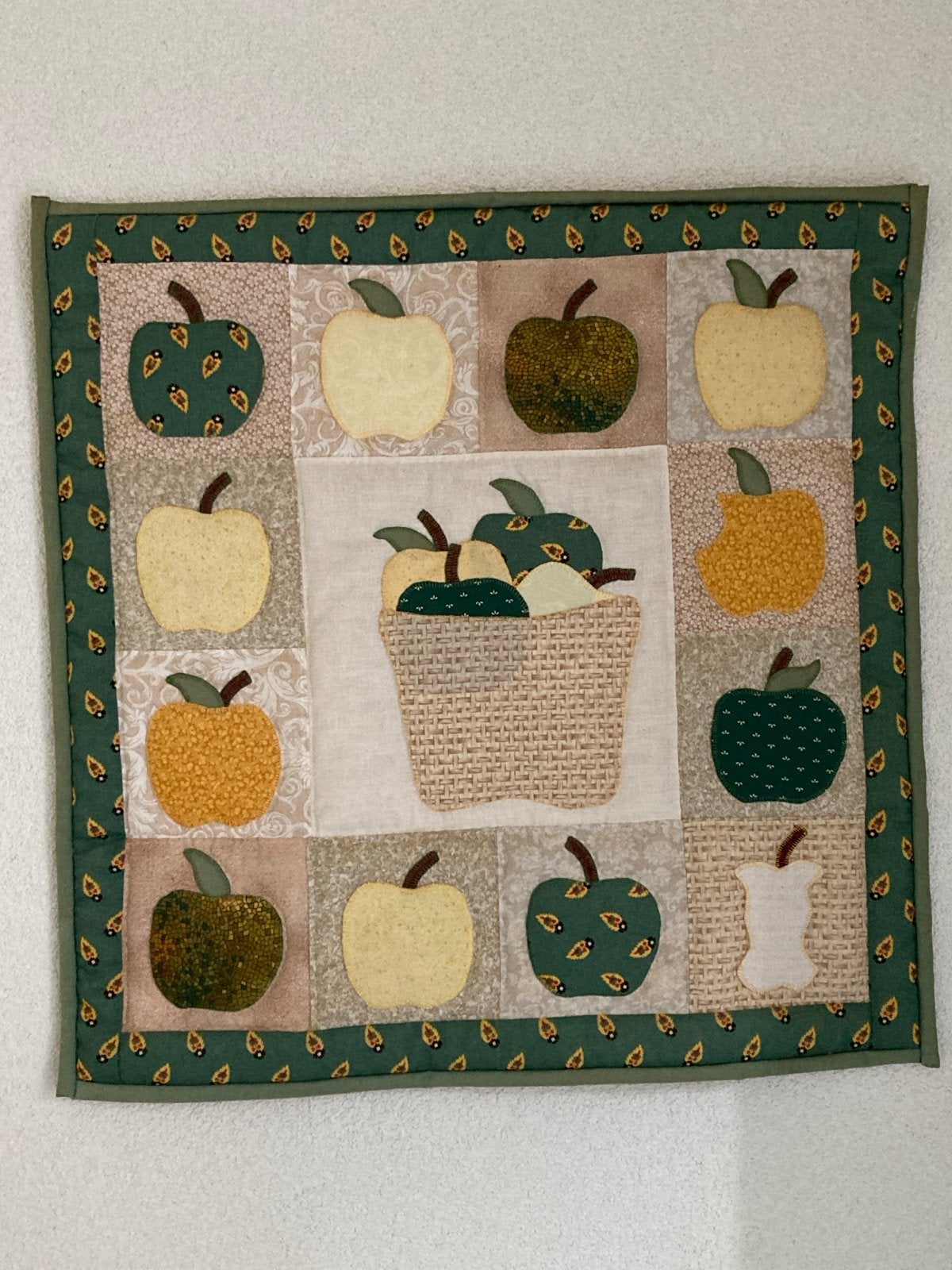 Handgemaakte Quilt met Appels - Groen, Geel, Beige, Meerkleurig, Ophalen of Verzenden, Textiel, Landelijk