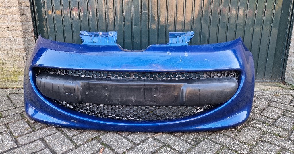 Bumper van Peugeot 107 uit 2007, Ophalen, Gebruikt, Voor, Bumper