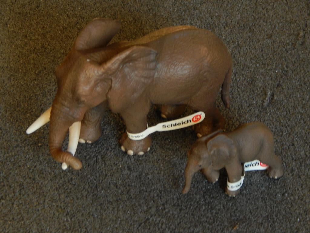 Schleich olifant met kalf., Ophalen of Verzenden, Zo goed als nieuw, Wild dier, Beeldje of Figuurtje