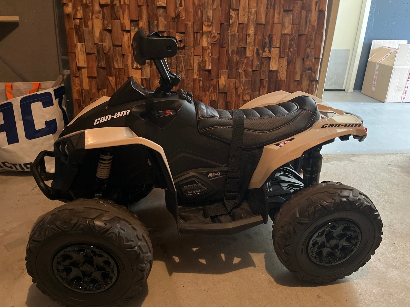 Can-Am Renegade Elektrische Kinderquad - Zo goed als nieuw, Ophalen, Zo goed als nieuw