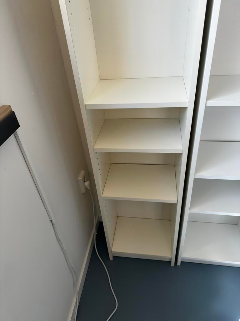 Kleine IKEA billy kast, (verkleurd), Huis en Inrichting, Ophalen, 50 tot 100 cm, Zo goed als nieuw, Minder dan 100 cm