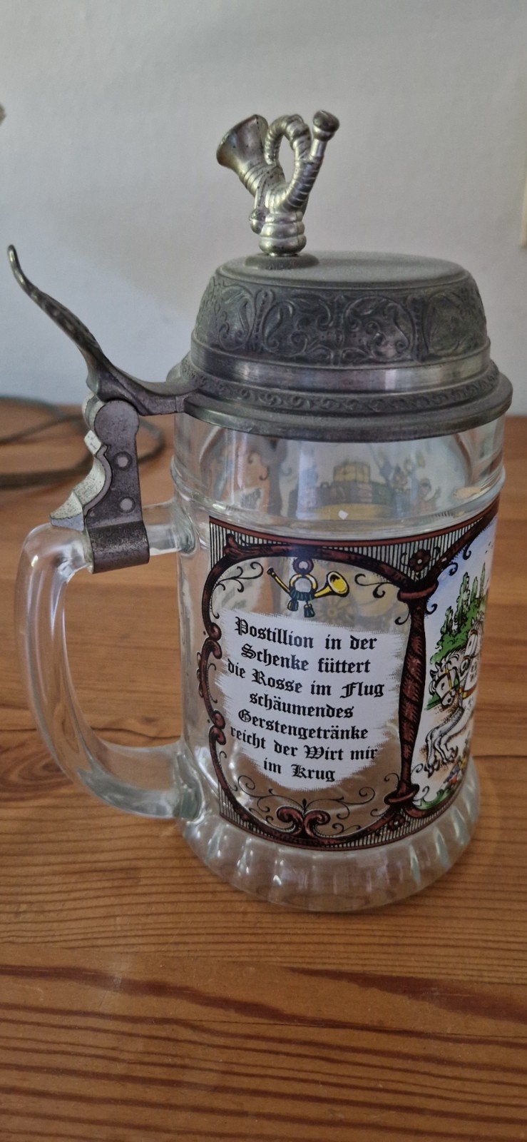 Muziekdoos bierpul met Duitse tekst en afbeeldingen, Ophalen