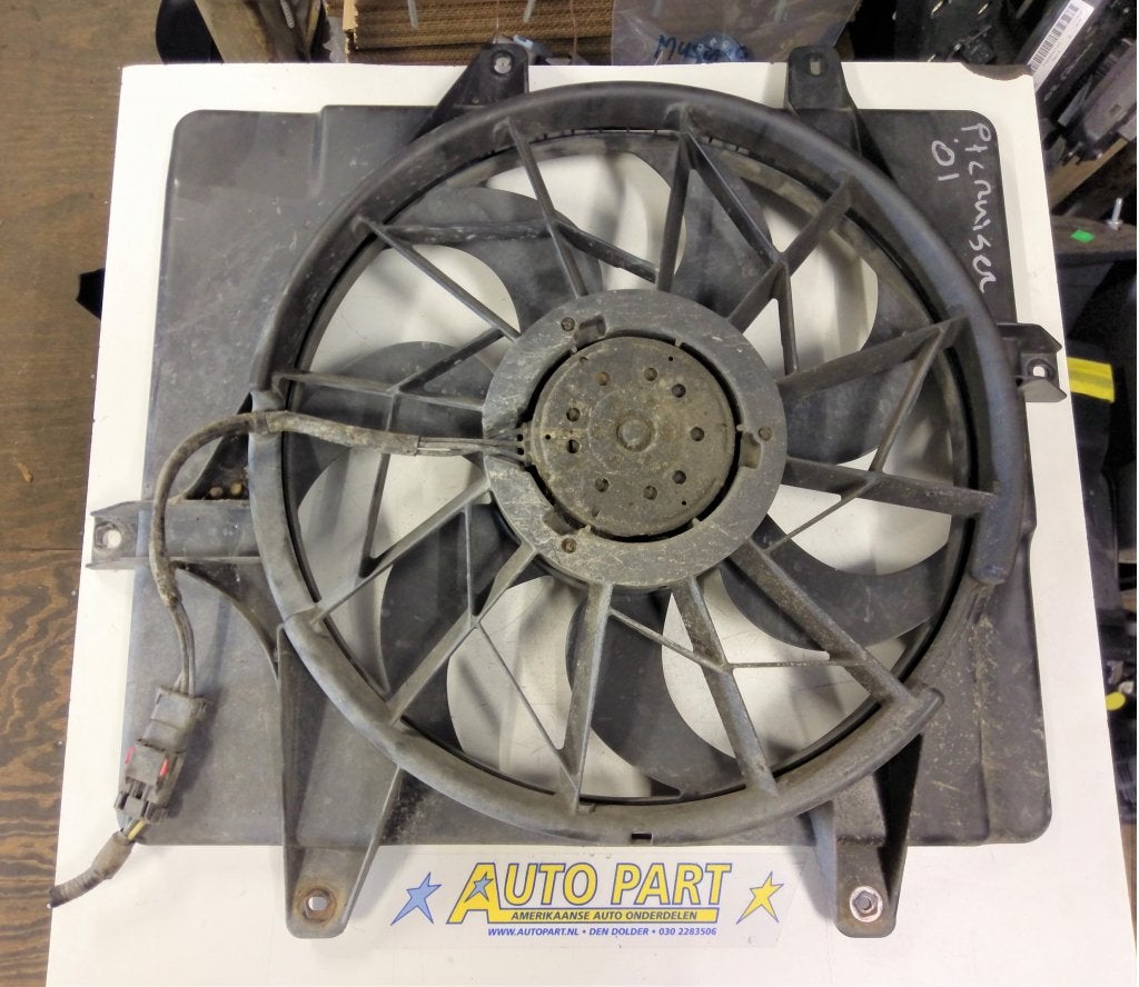 Chrysler PT Cruiser koelventilator 2001-2005, Gebruikt, PO Box 21-8004 | Auburn Hills, MI 48321-8004, Ophalen of Verzenden, Chrysler
