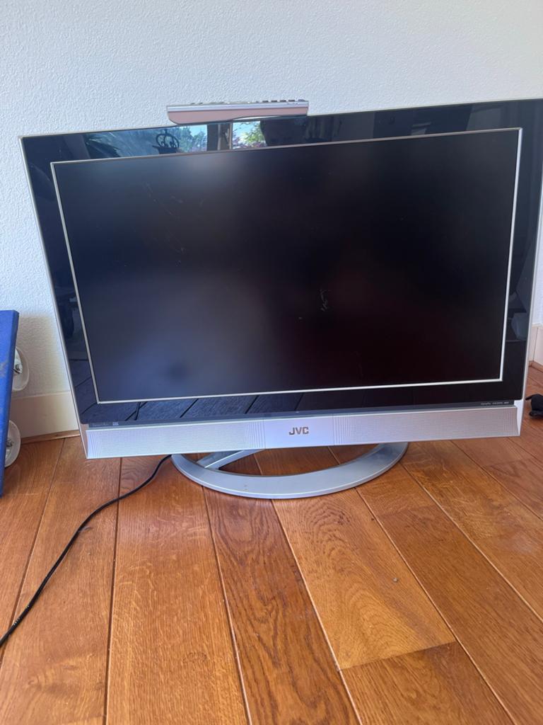 JVC 32 inch TV met afstandsbediening, Gebruikt, 50 Hz, 80 tot 100 cm, Ophalen