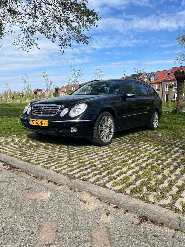 Mercedes Benz E class W211 E320 4MATIC  2004, Auto's, Mercedes-Benz, 1940 kg, Zwart, 3199 cc, Stationwagon