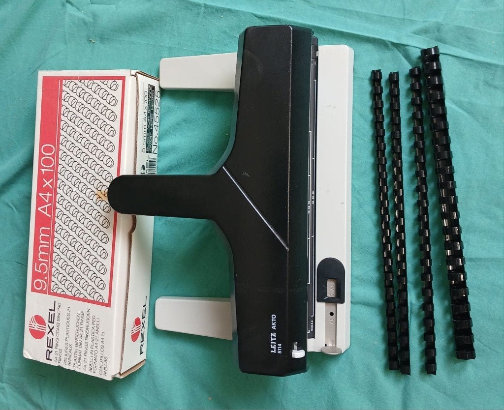 Kantoor perforator, Ophalen