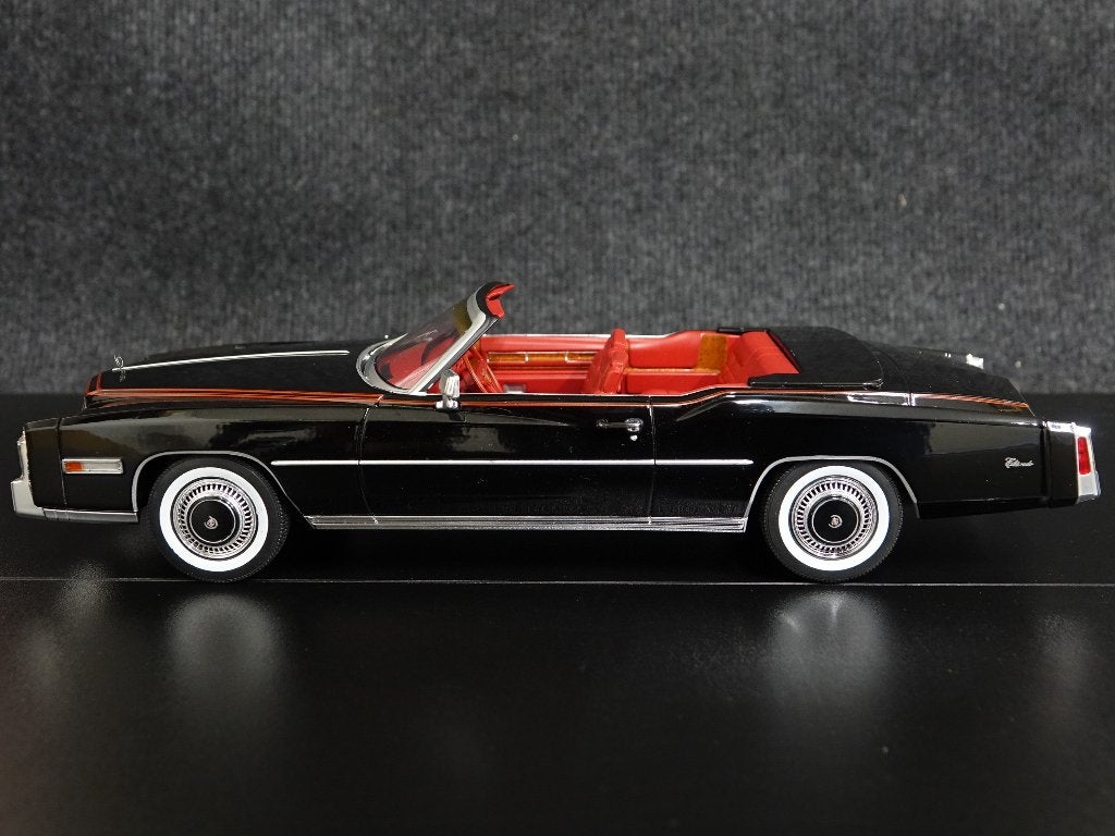 MCG 1:18 1976 Cadillac Eldorado convertible zwart, Hobby en Vrije tijd, Modelauto's | 1:18, Overige merken, MCG, Auto, Onbekend