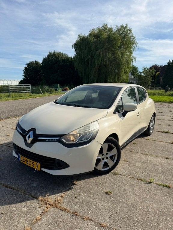 Renault Clio 1.5 dCi Expression (bj 2015, semi-automaat), Auto's, Automaat, Euro 5, Gebruikt, 4 cilinders