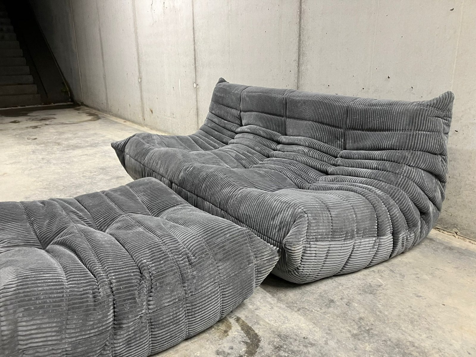 Togo 3zit en ottoman Anthracietgrijze ribfluweel, Ophalen of Verzenden, Ligne roset togo