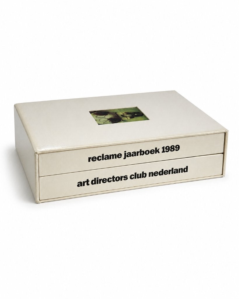 ADCN Reclame Jaarboek 1989 met VHS – Vintage NL Reclameset, Ophalen of Verzenden, Gelezen
