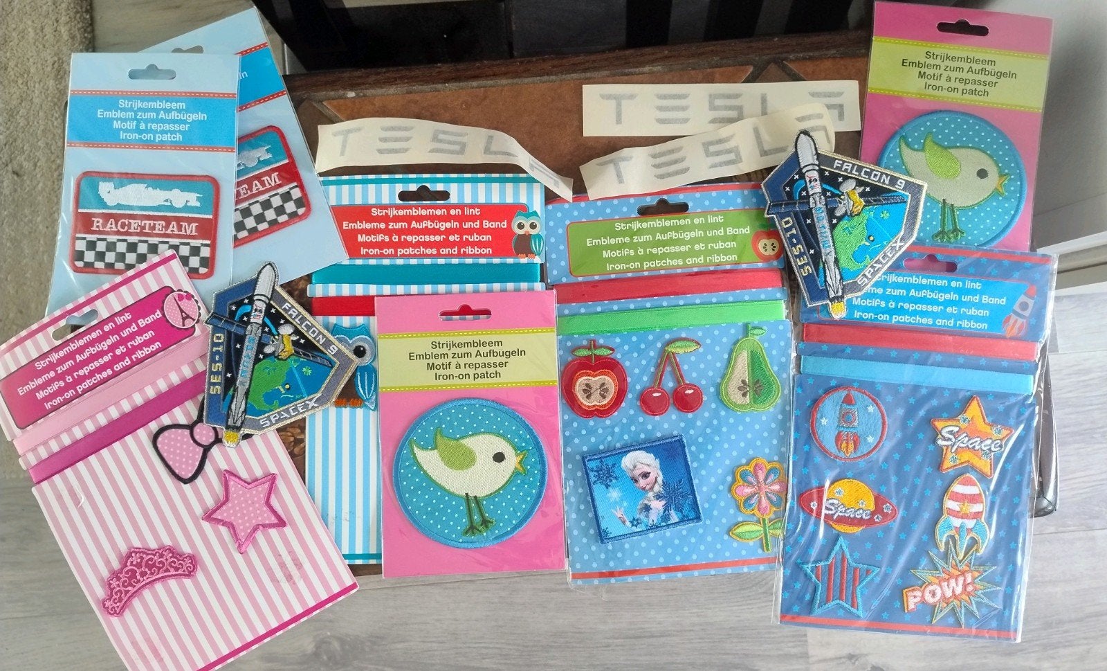 Strijk emblemen voor kinderkleding: Frozen, Space,, Ophalen of Verzenden