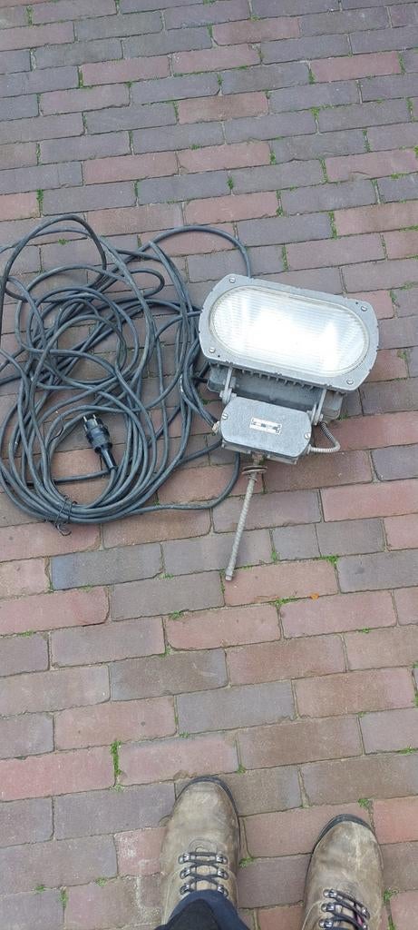 Robuuste bouwlamp met lange kabel, Doe-het-zelf en Verbouw, Bouwverlichting, Ophalen of Verzenden