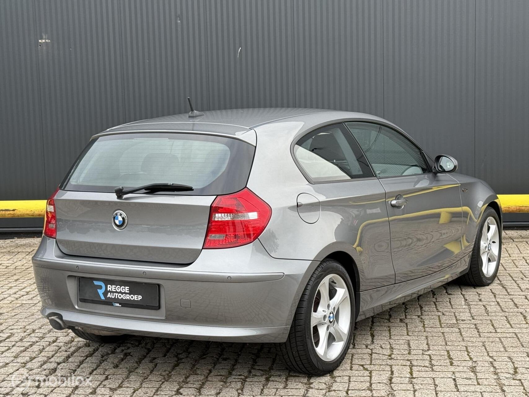 BMW 1-serie 118i High Executive APK, Auto's, Euro 5, Achterwielaandrijving, 4 stoelen, 17 km/l