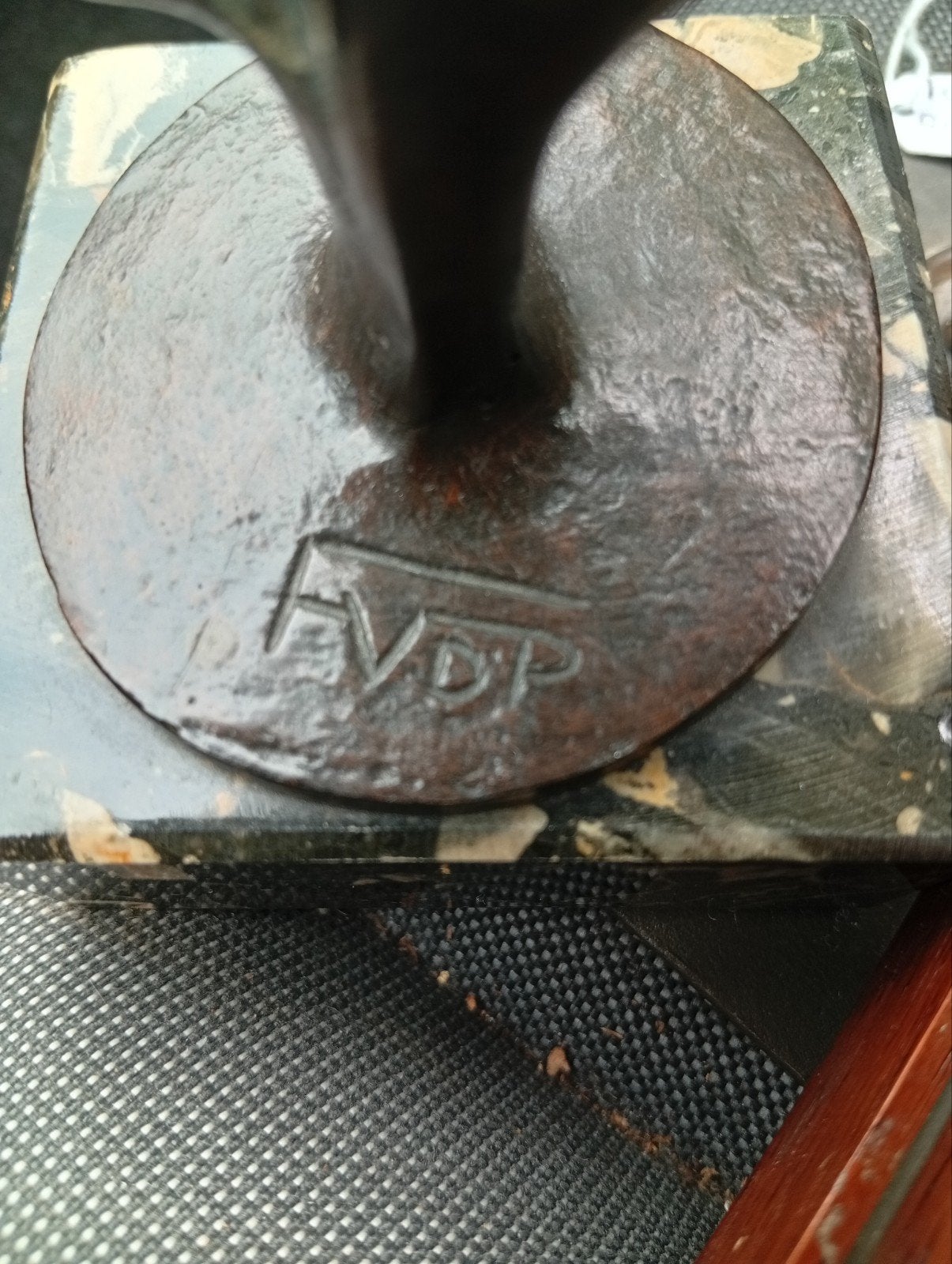 Bronzen Buste op Marmeren Sokkel - Gesigneerd FVDP, Minder dan 20 cm, Buste, Ophalen of Verzenden, Brons