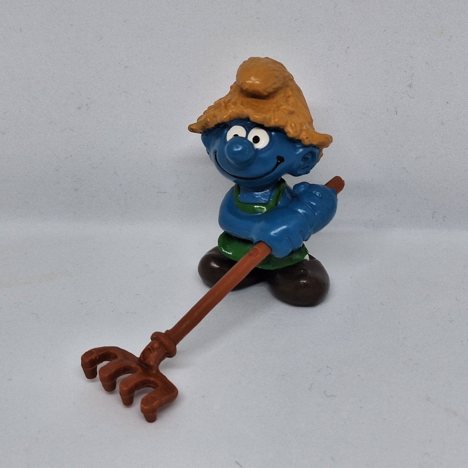 Boerensmurf met hark 20038, Ophalen of Verzenden, Gebruikt, Boerensmurf, Poppetje, Figuurtje of Knuffel