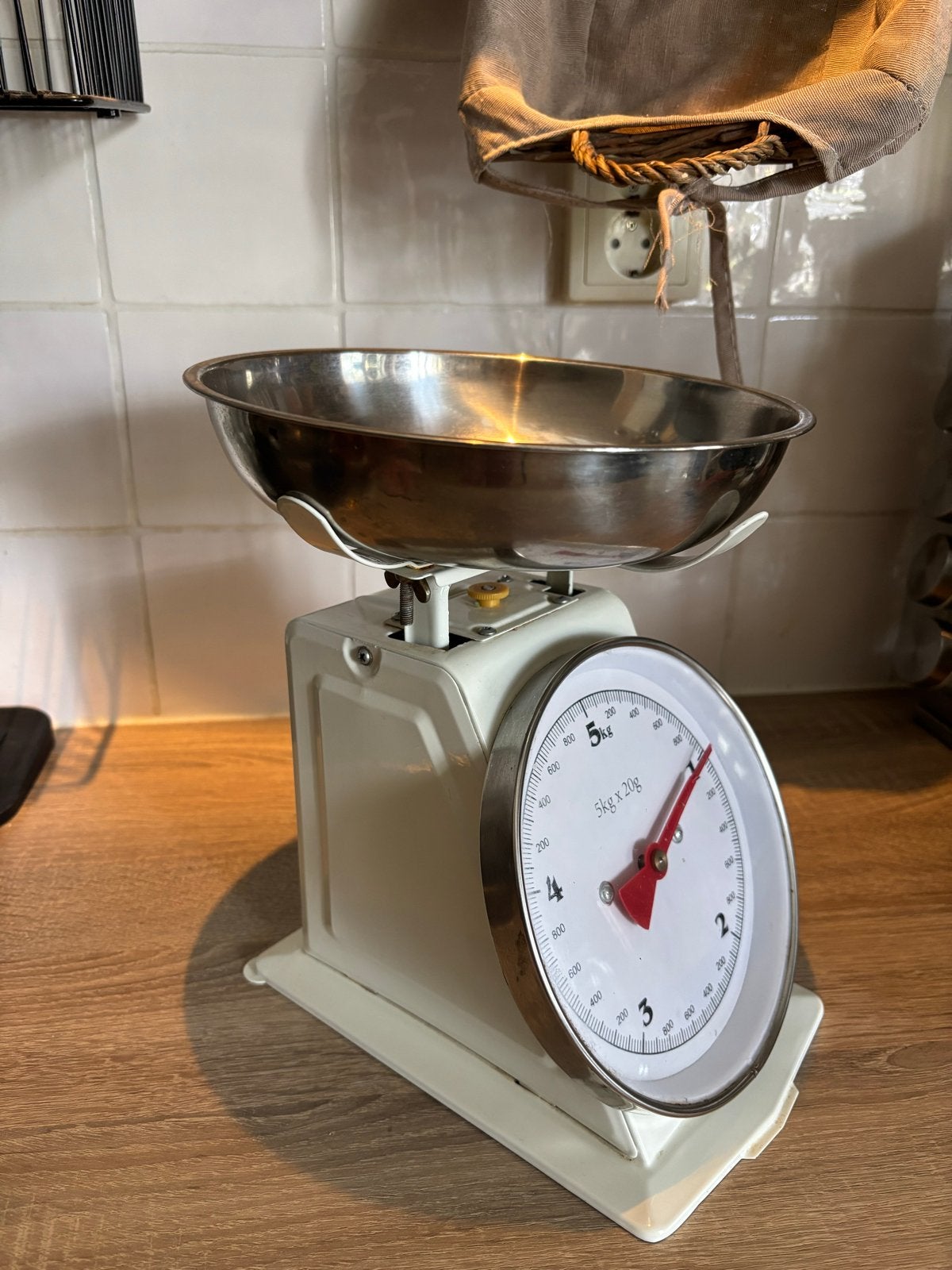Vintage brocante landelijk Keukenweegschaal Analoog, tot 5kg, Ophalen, Keukenweegschaal, Gebruikt, Minder dan 10 kg