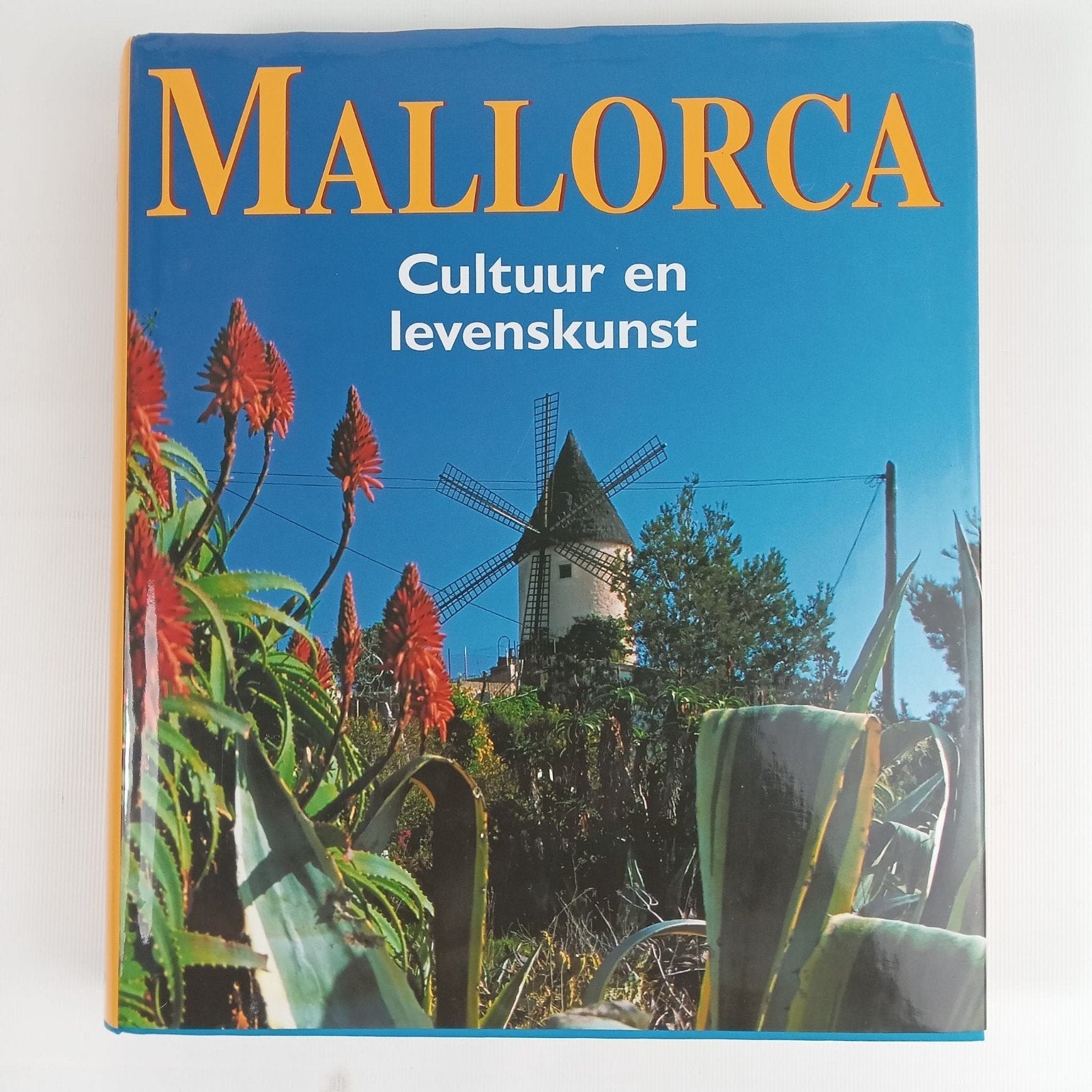 Mallorca: Cultuur en levenskunst - Reisgids/boek, Boeken, Europa, Ophalen of Verzenden, Reisgids of -boek, Gelezen