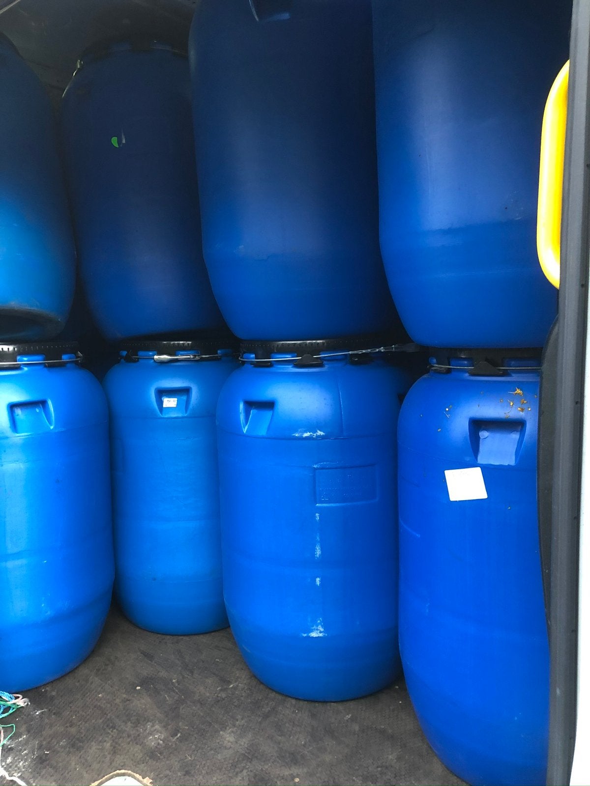 Lege blauwe plastic vaten regen ton  kunststof 215 liter, Tuin en Terras, Ophalen, Kunststof, Gebruikt, 150 liter of meer