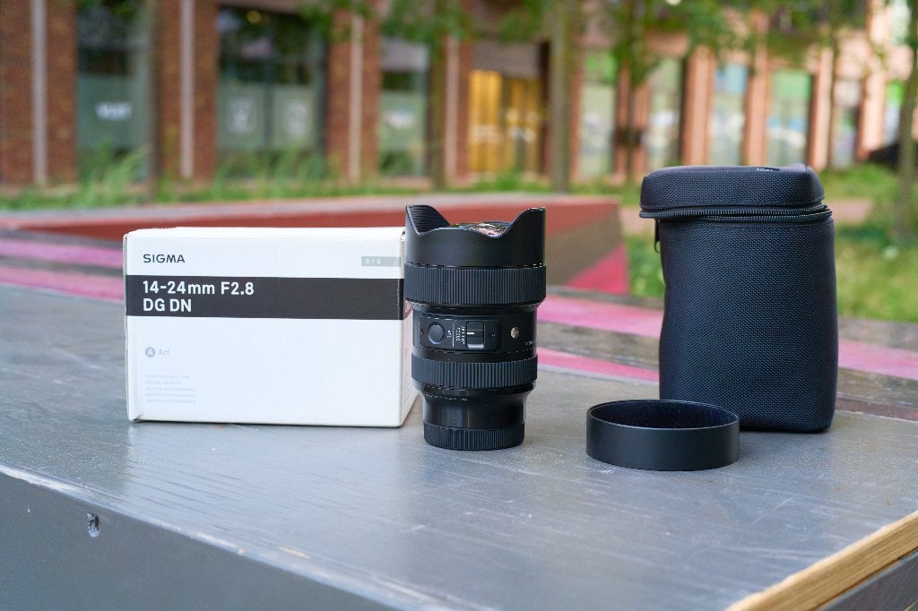 Sigma 14-24mm F2.8 L-Mount (Lumix, Panasonic, Leica), Sigma, L-mount, Zo goed als nieuw, Beschermhoes/tas