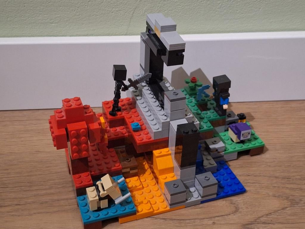 Lego Minecraft Set 21172 - Compleet met doos en boekje, Ophalen of Verzenden
