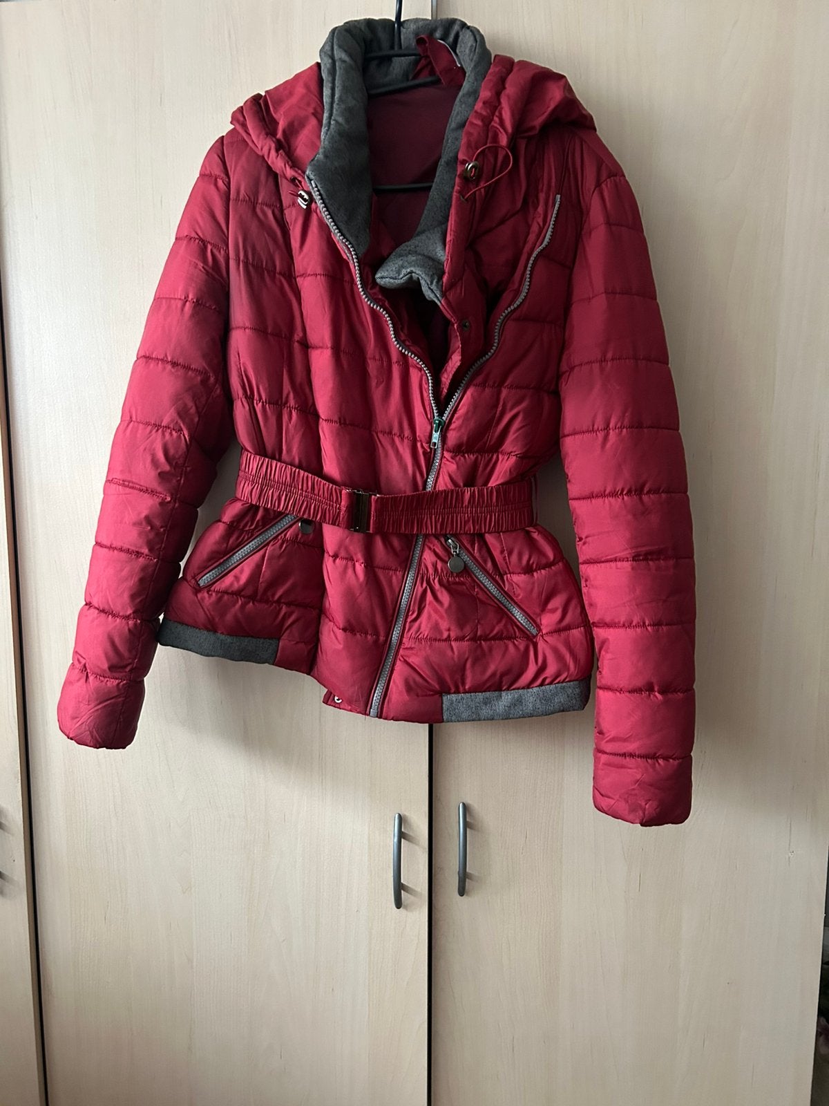 Rode korte dames jas 40/42., Kleding | Dames, Ophalen of Verzenden, Zo goed als nieuw, Maat 38/40 (M), Rood