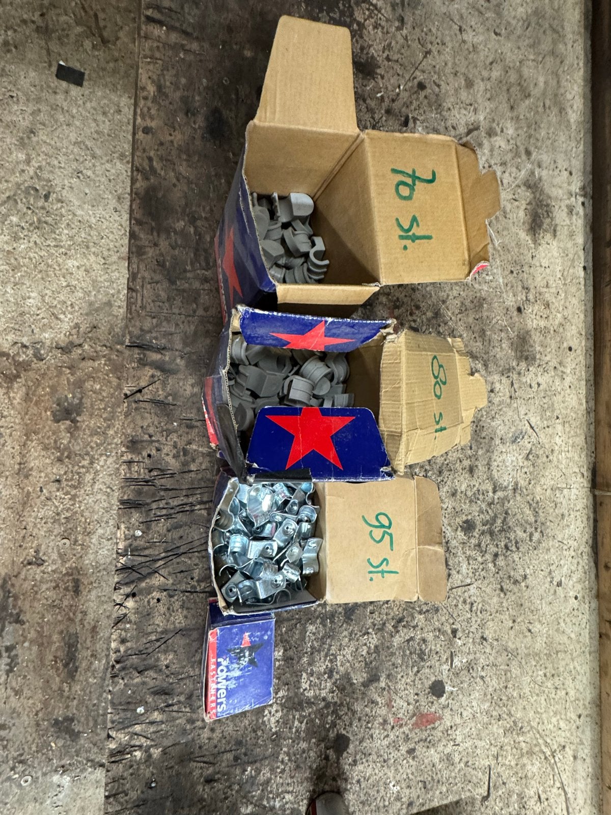Diverse bevestigingsmaterialen en pluggen, Ophalen, Gebruikt, Minder dan 50 mm, Overige typen