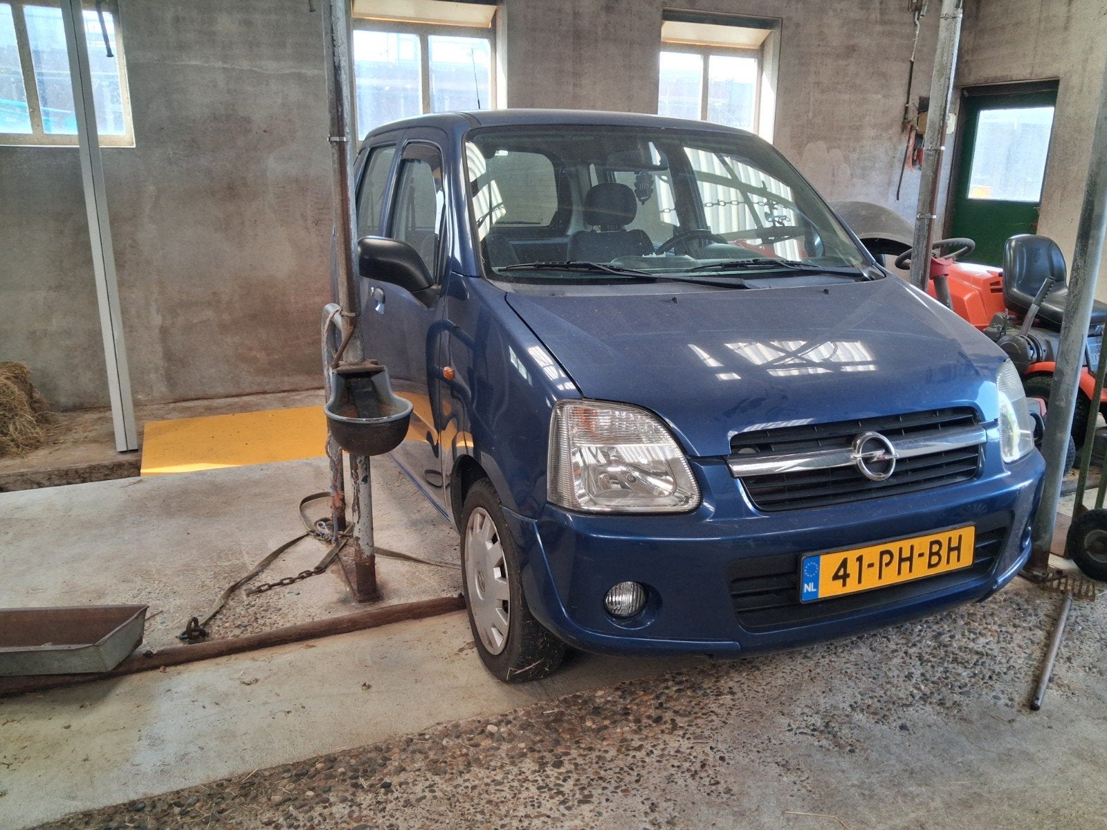 Opel Agila 1.2 I 16V 2004 Blauw, Auto's, Voorwielaandrijving, Blauw, Origineel Nederlands, Handgeschakeld