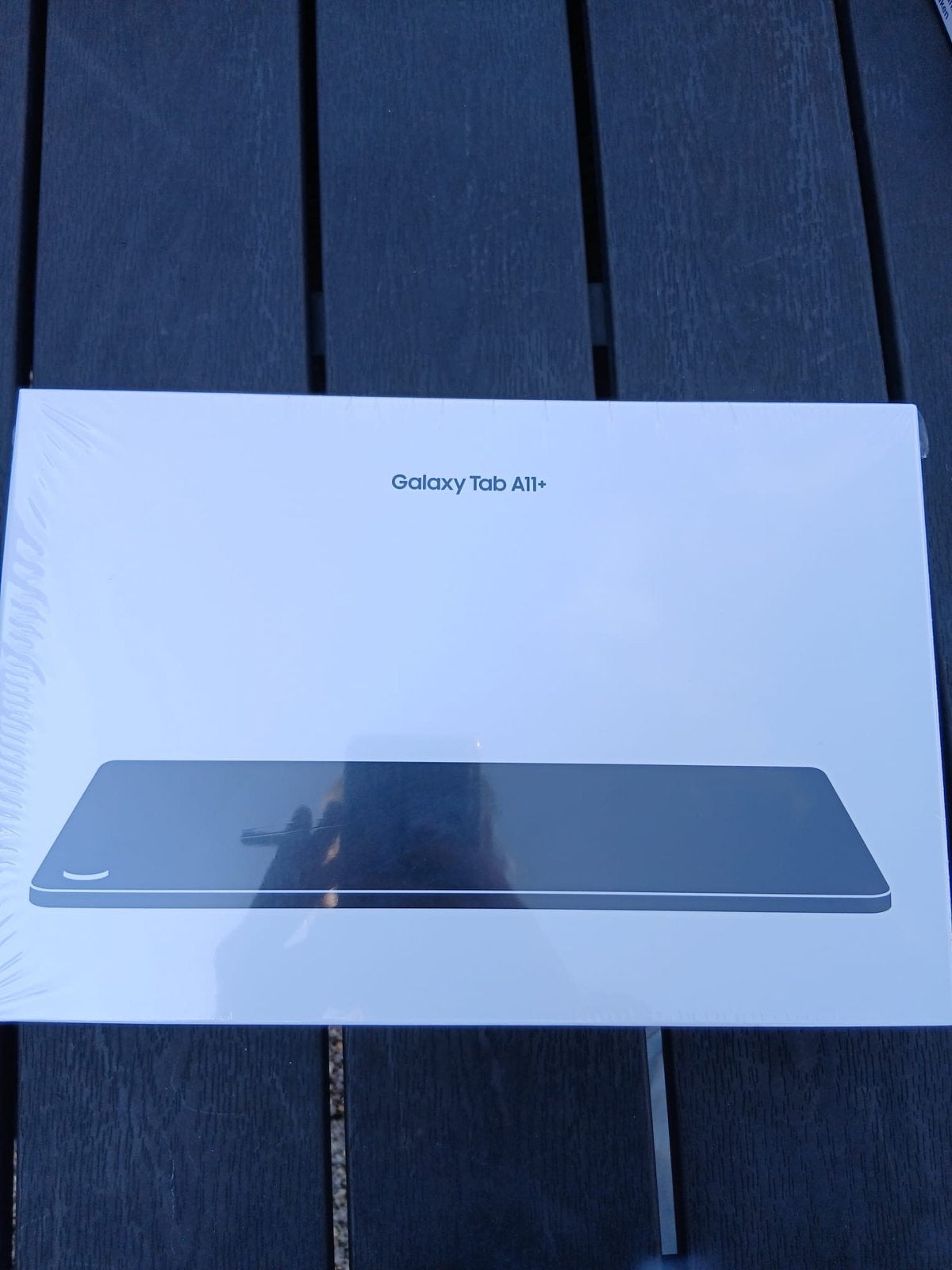 Nieuwe Samsung Galaxy Tab A11+ met Book Cover, Computers en Software, Android Tablets, Nieuw, 128 GB, Wi-Fi en Mobiel internet
