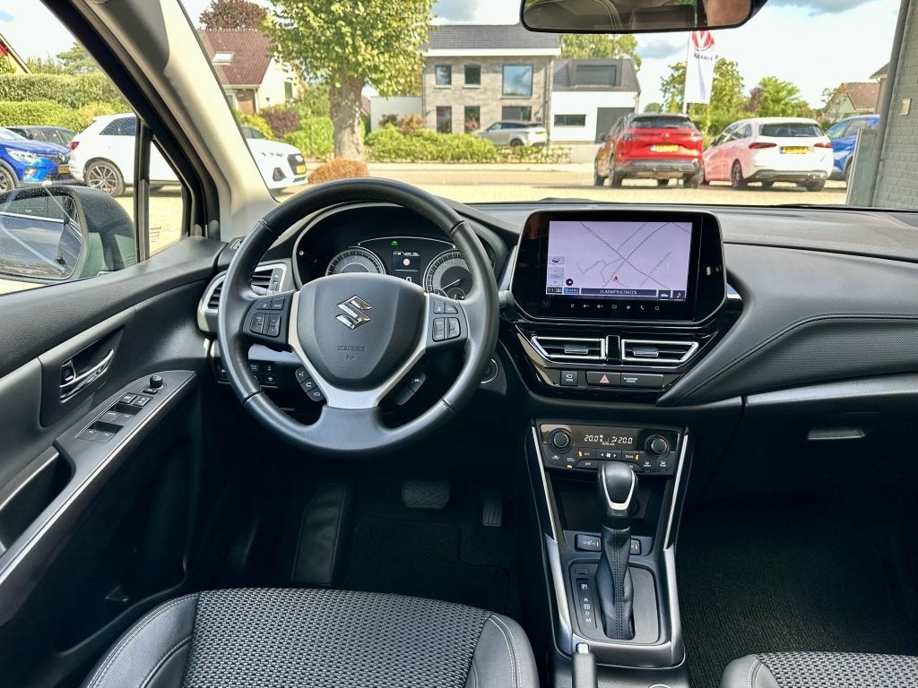 Suzuki S-Cross 1.5 Hybrid ALLGRIP Style Trekhaak Pano Navi C, Auto's, Dealer onderhouden, Gebruikt, Euro 6, 4 cilinders