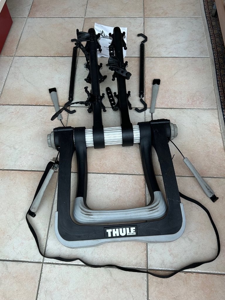 Te koop; Thule RaceWay fietsendrager 991/992, Auto diversen, Fietsendragers, Zo goed als nieuw, Achterklepdrager, 3 fietsen of meer