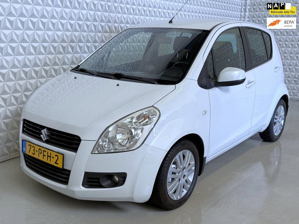 Suzuki Splash 1.2 Exclusive Airco-Cruise-PDC-TREKHAAK (2011), Auto's, Suzuki, Voorwielaandrijving, 4 cilinders, 965 kg, Wit