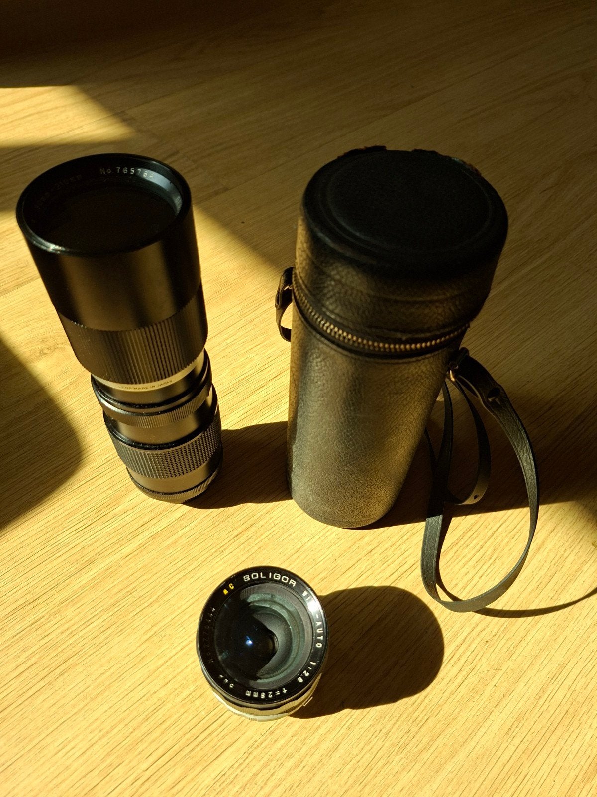 Vintage Soligor lenzen: 135mm f/2.8 en 28mm f/2.8, Beschermhoes/tas, Overige merken, Gebruikt, Overige vattingen