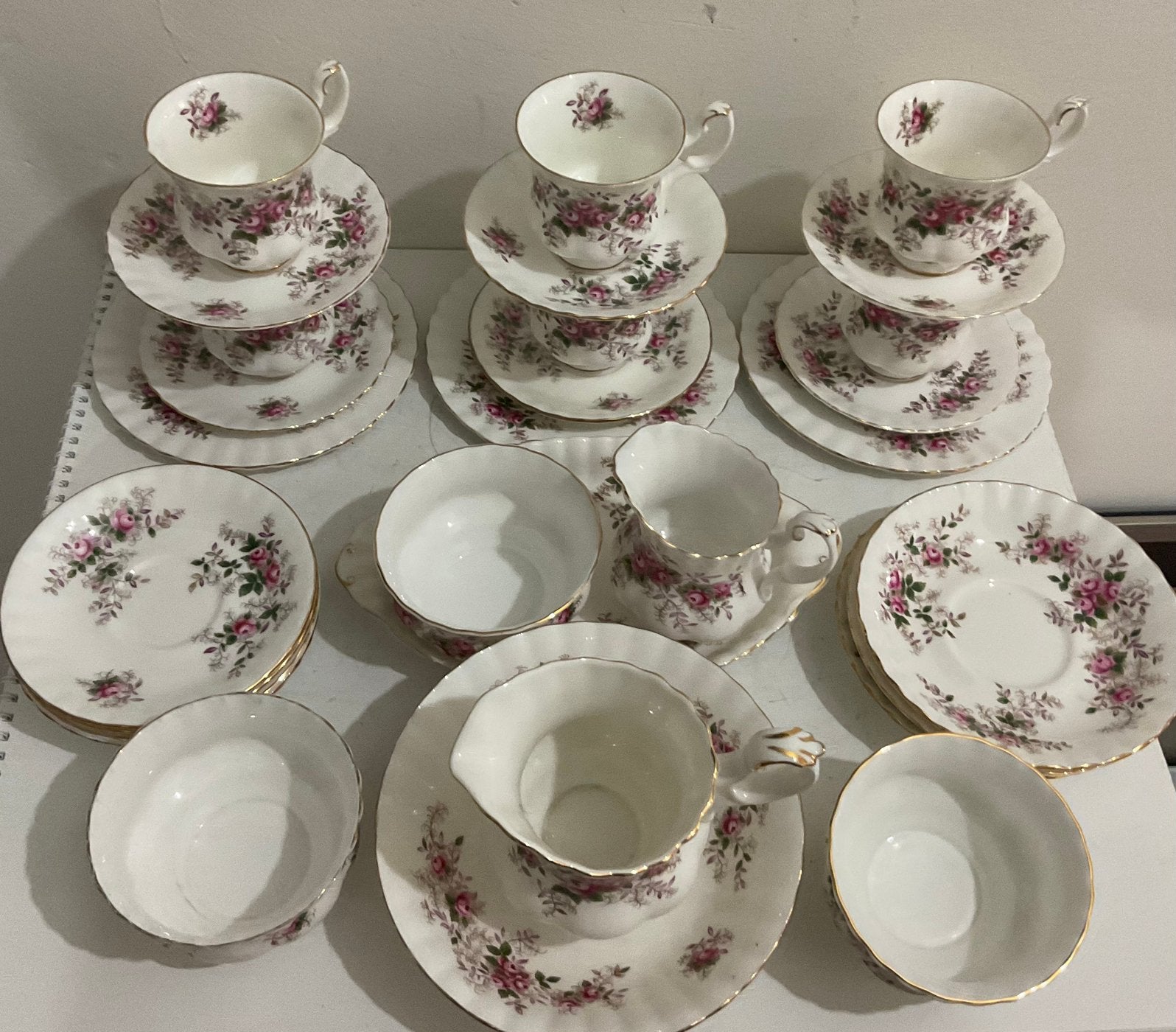 Royal Albert Lavender Rose, een kopje heeft een chipje, Ophalen of Verzenden