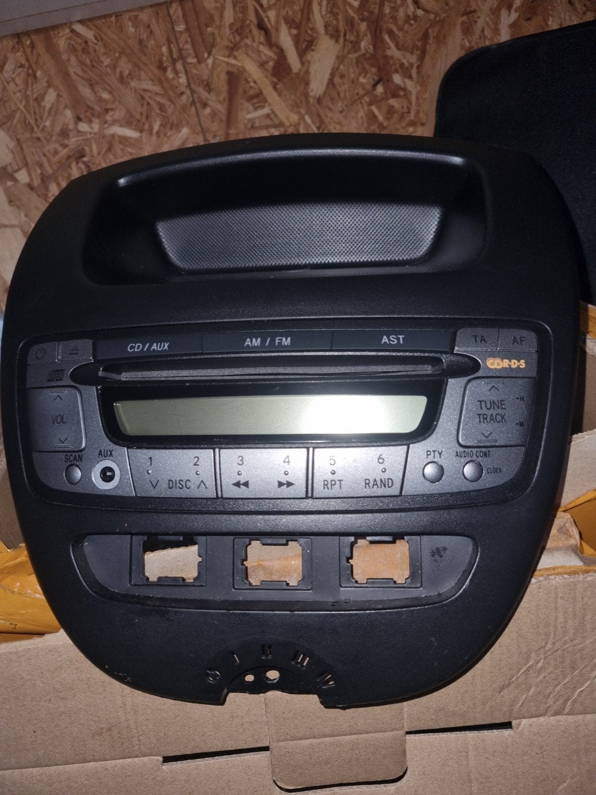 Toyota Aygo/Citroën C1/Peugeot 107 radio CD/AUX, Auto diversen, Ophalen of Verzenden, Gebruikt