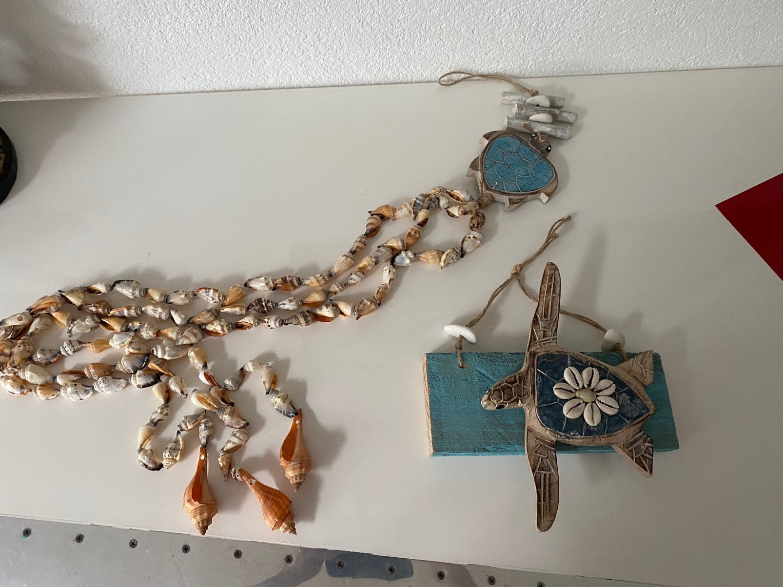 Schelpenketting + wandbordje schildpad, Ibiza stijl, set €25, Ophalen