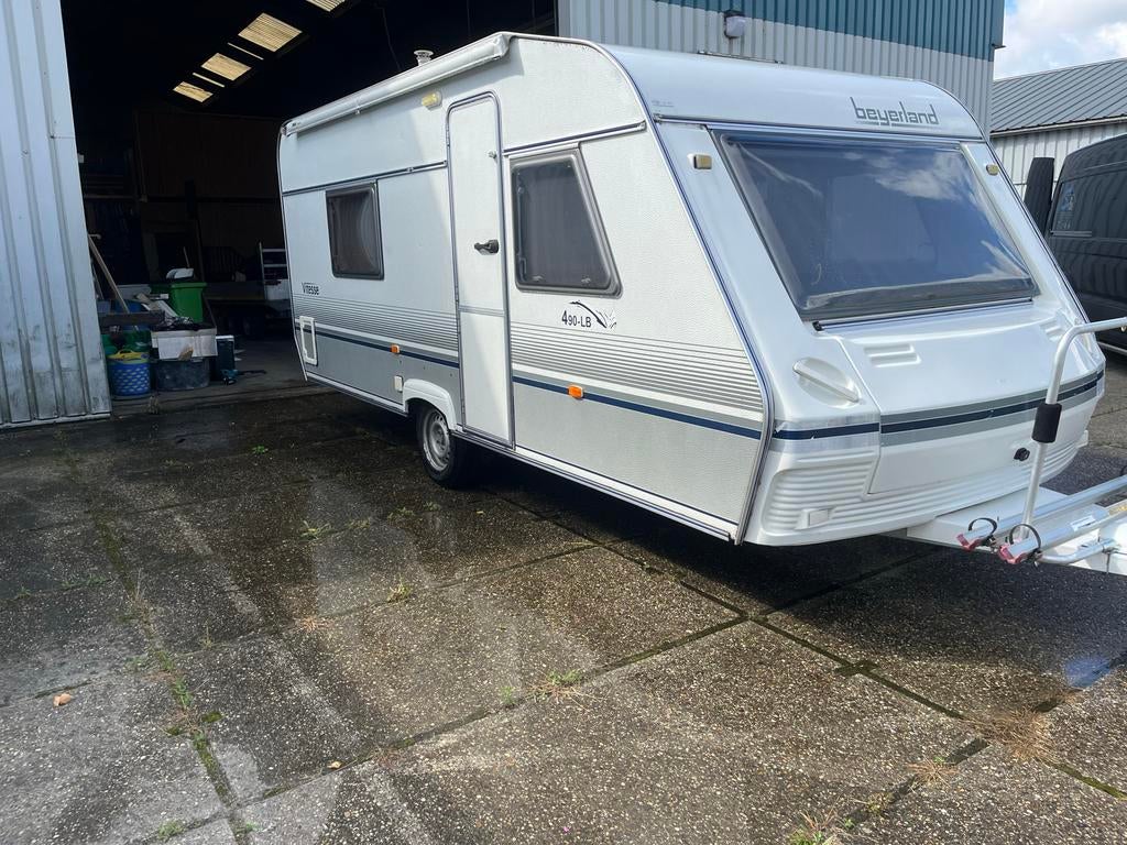 Beyerland 490LB Caravan - Goede staat, nieuwe kussens, Rondzit, Frans bed, Kachel, Particulier