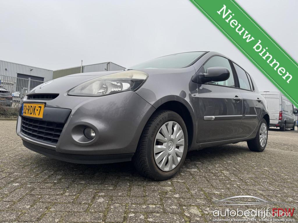 Renault Clio 1.5 dCi/5DEURS/TREKHAAK/NAP/CRUISECON/EURO5, Auto's, Renault, Voorwielaandrijving, Euro 5, Gebruikt, 4 cilinders