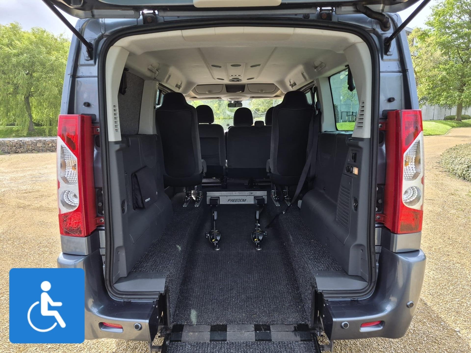 Fiat Scudo L2H1 Rolstoelbus XXL-Ombouw 150cm 5+1, Voorwielaandrijving, Stof, Gebruikt, 4 cilinders