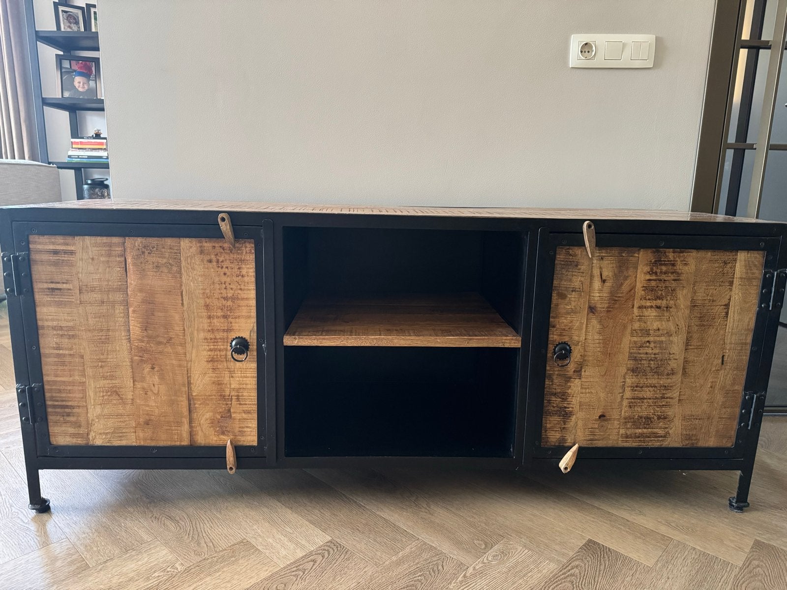 Industrieel Tv-Meubel Hout met Staal - B150 D45 H62, Huis en Inrichting, Ophalen, 100 tot 150 cm, Zo goed als nieuw, Minder dan 100 cm