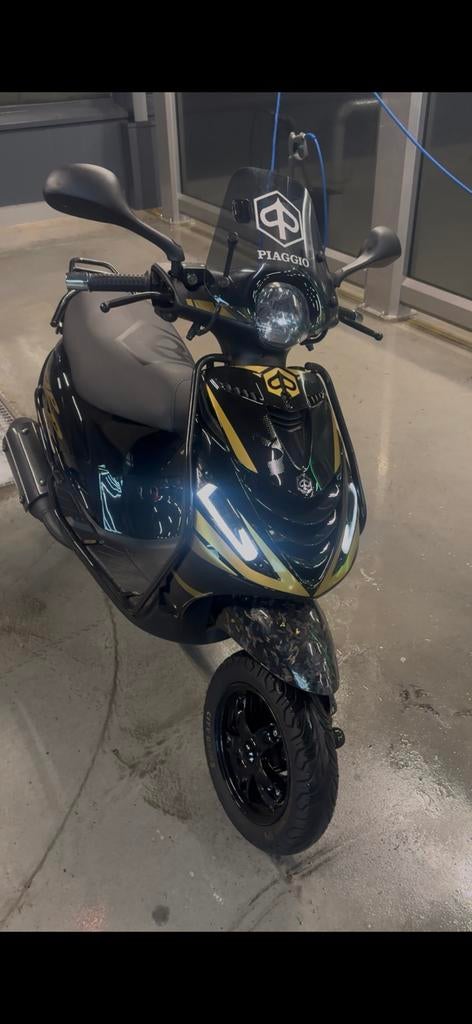 !WAARDEPEILING! Zip 172cc stage 2 A1, Fietsen en Brommers, Scooters | Piaggio, Zo goed als nieuw, Zip, Tweetakt, Ophalen
