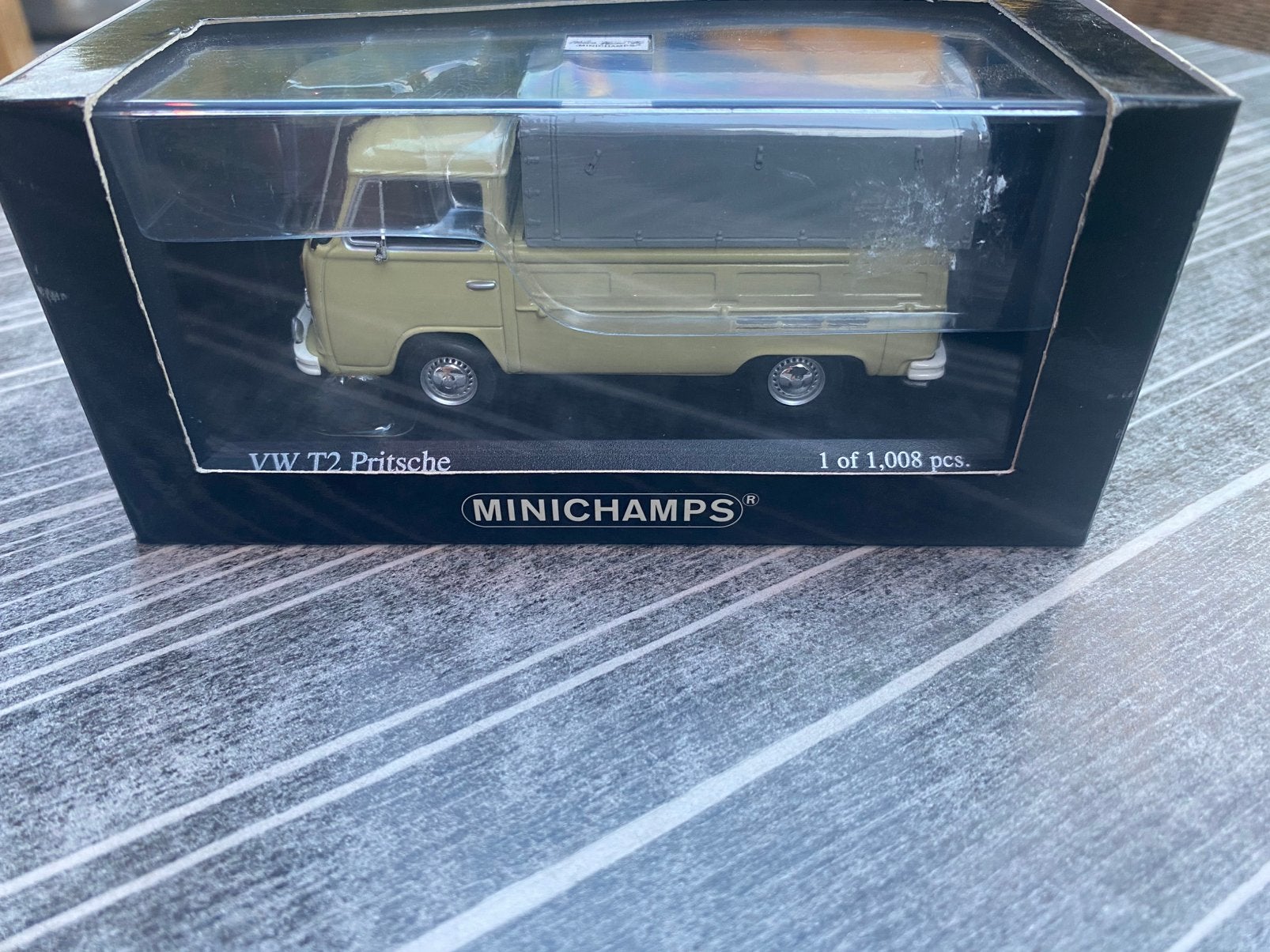 1:43  VOLKSWAGEN T2b- pick up/huif-minichamps, Ophalen of Verzenden, Zo goed als nieuw, Auto, MiniChamps