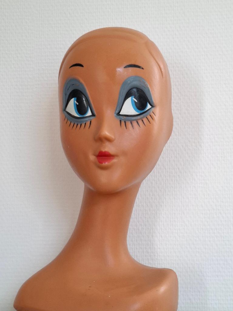 Rare Vintage 1960s Twiggy Mannequin Head Blue Eyes, Ophalen of Verzenden, Zo goed als nieuw, Hoed of Pruik, Overige