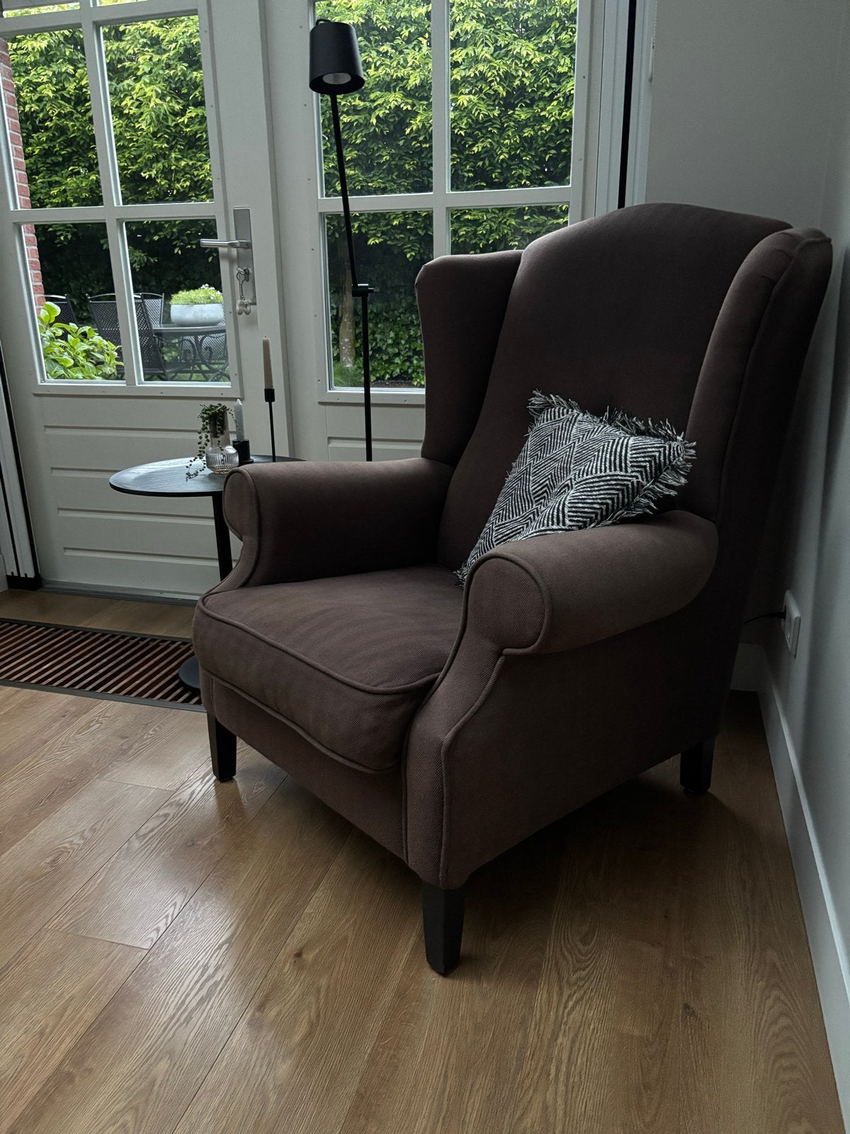 Donkerbruine oor-fauteuil, Ophalen, Gebruikt, Stof, 75 tot 100 cm
