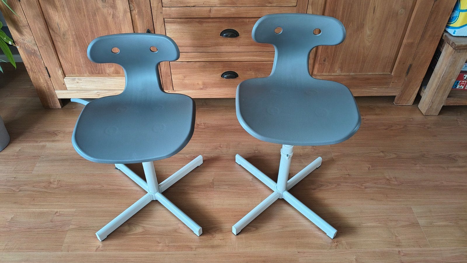 2x IKEA Bureaustoel Grijs - Verstelbaar en Ergonomisch, Ophalen, Gebruikt, Grijs, Bureaustoel